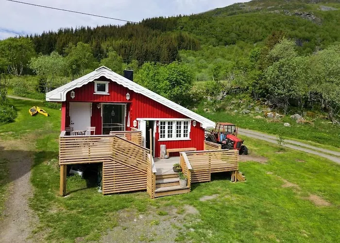 The Little Red Cabin Lofoten