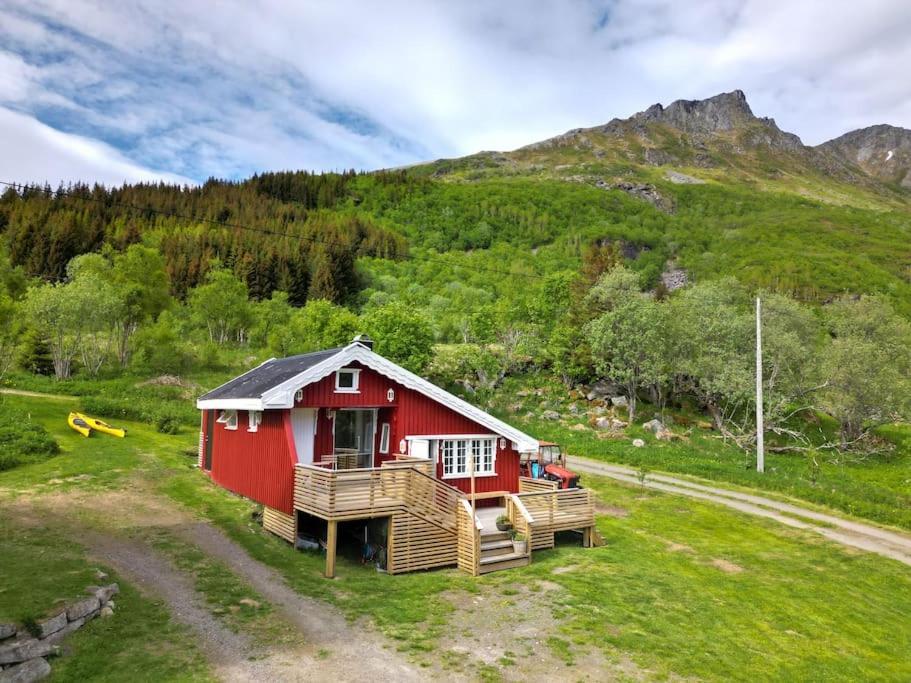 The Little Red Lofoten *